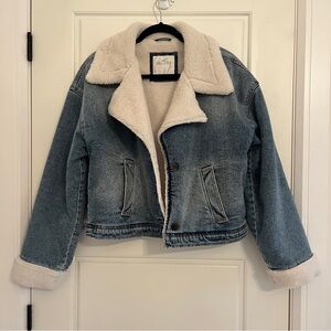 NWOT Hollister Sherpa Lined Denim Jacket Size Large